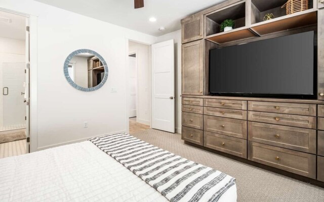 Desert Brooke 5 Bedroom Townhouse