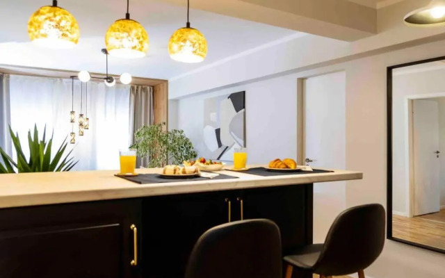 Stunning Views 2BR Intercontinental Flat