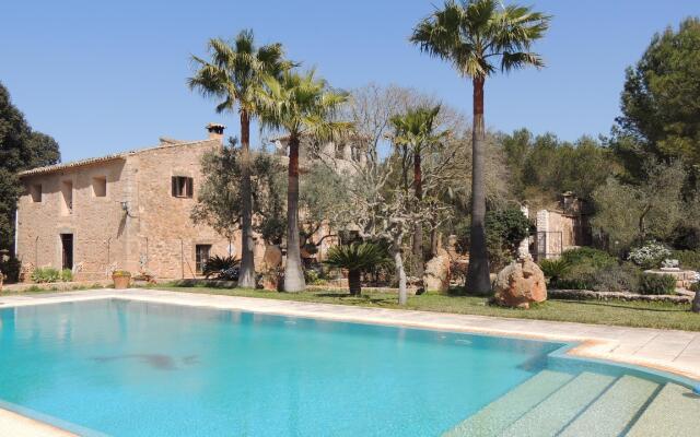 Charming Villa With Pool in Algaida