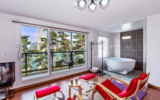 Jecheon Montmartre Pension