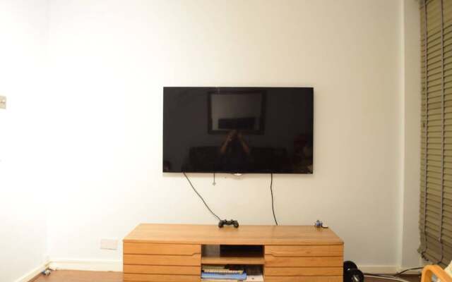 Homely 2 Bedroom House In Greenwich