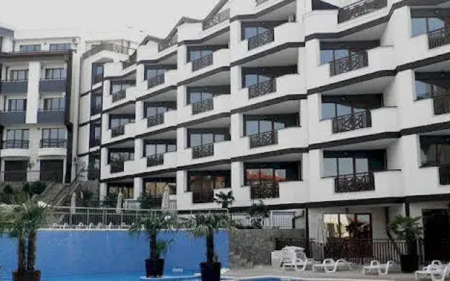 Royal Palm Apart Hotel