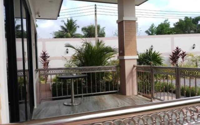 Parawee Resort