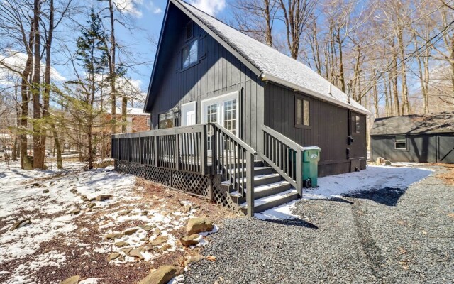 Tobyhanna Vacation Home w/ Community Pool Access