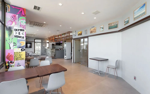 (902-A) Apartamento com Suíte no Coração Leblon