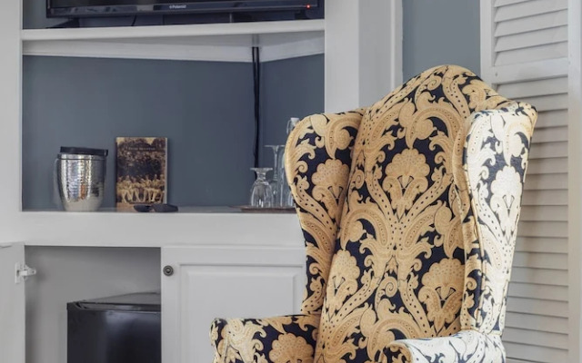 Stone Mountain Manor