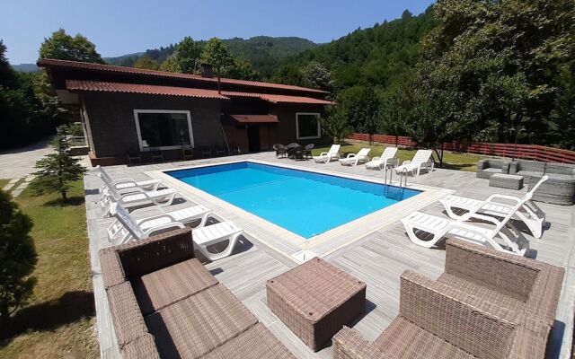 Feel & Live Hotel Villas Restaurant