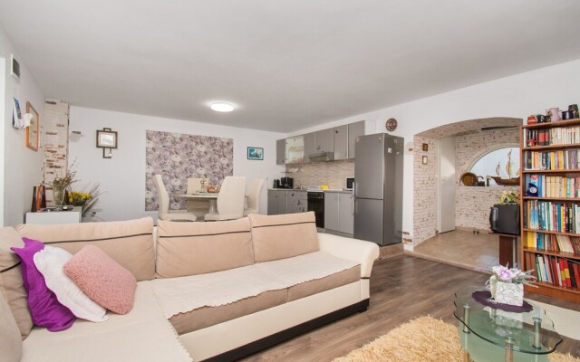 Apartment Kameni dvori