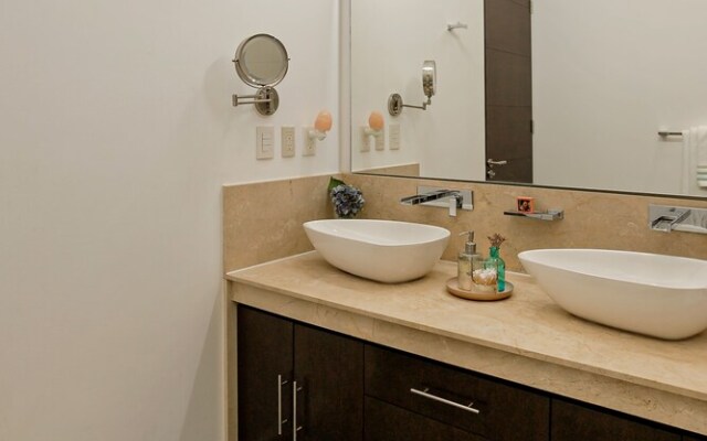 Marvellouse Town House, Terrace, Pool and Golf