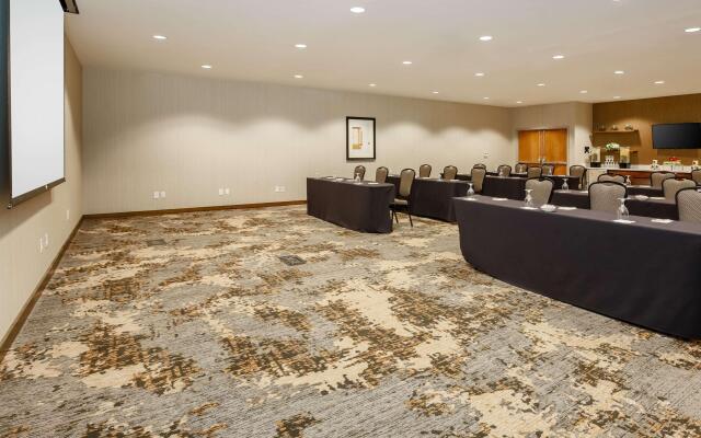 DoubleTree Suites by Hilton Hotel Sacramento - Rancho Cordova