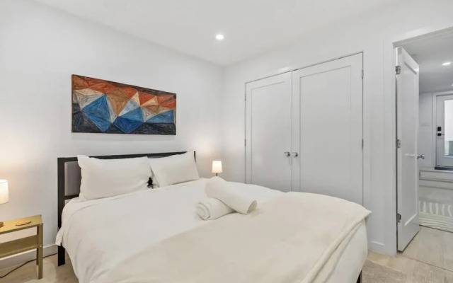 Bloomingdale Garden Unit Walk to Metro Station