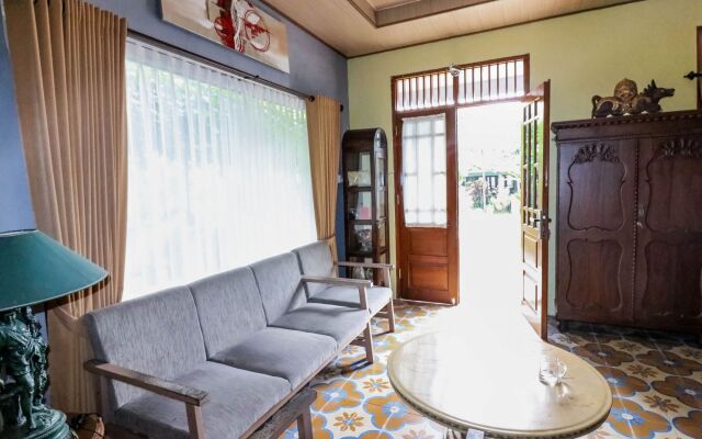 Embe Joglo Homestay