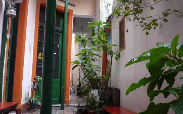 Mantengase Hostel