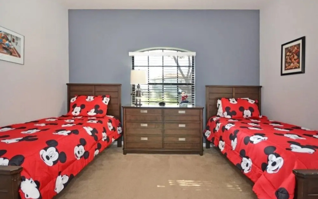 Happy Daze 4 Bedroom Home by RedAwning