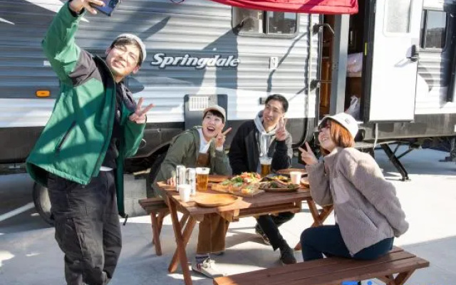 The Trailerhouse Village Yobuko Seaside – People – Karatsu