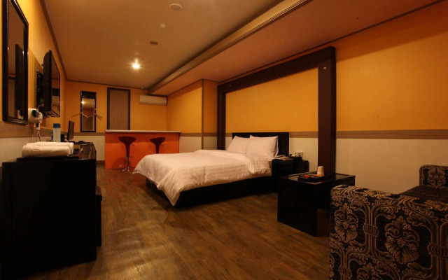 KS Hotel