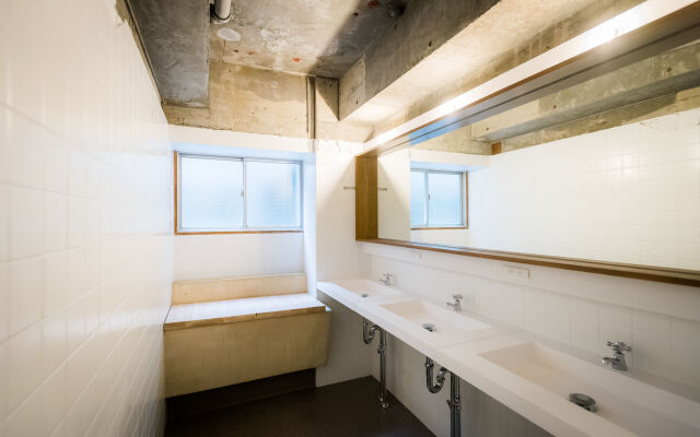 Shibamata Fu-ten Bed and Local