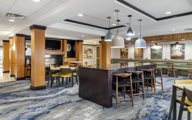 Fairfield Inn & Suites by Marriott Commerce