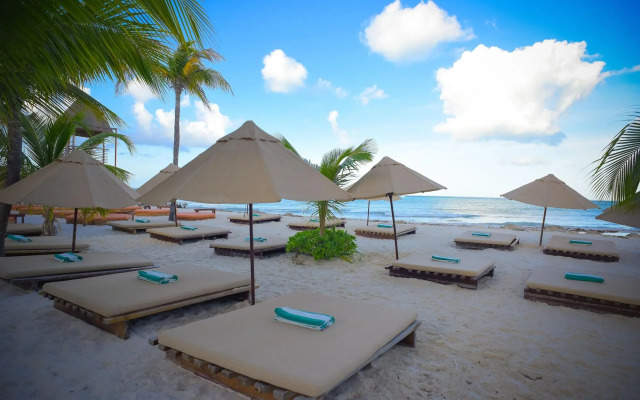 Casa del Jaguar Beach Hotel