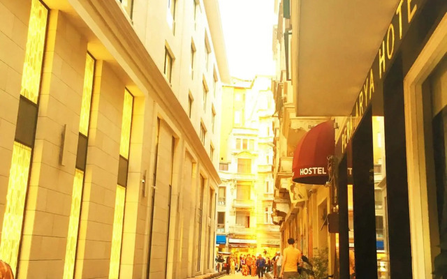 Pera Arya Hotel