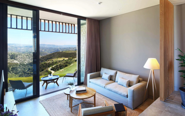 Minthis Resort