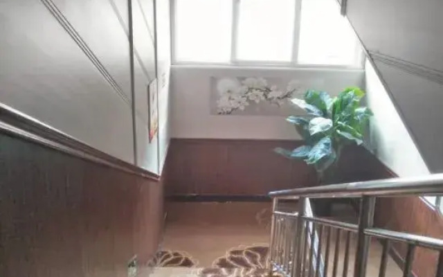 Tanchang Junyue Business Hotel