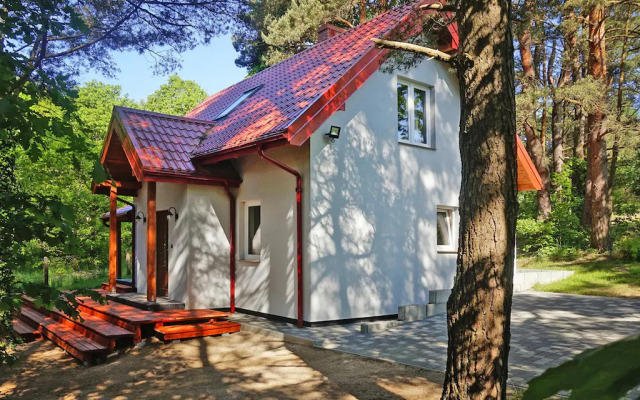 Peaceful Retreat Near Choczewo Pines