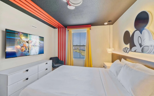 1043 Plantation Lane