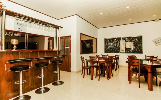 Clove Transit Hotel by OYO Rooms