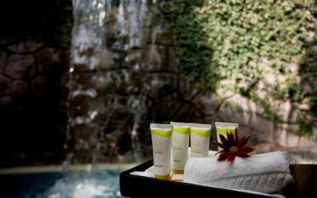 Leonia Holistic Destination