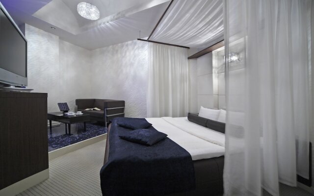 Design Hotel W Zip Club - Adults Only – Guest Rooms – Nagoya