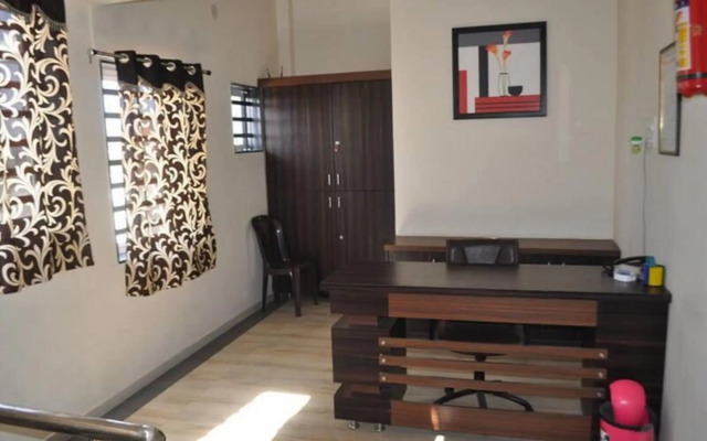 Shivdhara Hotel & Residence