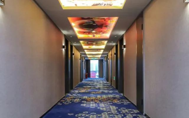 Jupian Movie Hotel (Pingyang Aojiang Xinhenan Road)