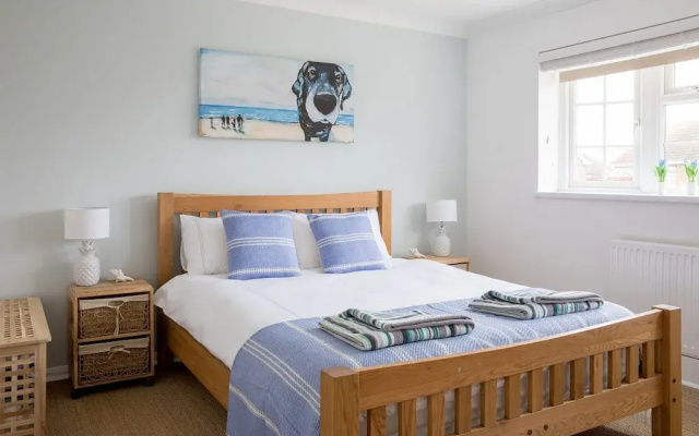 Tranquil Family Retreat 5 min to Beach Garden