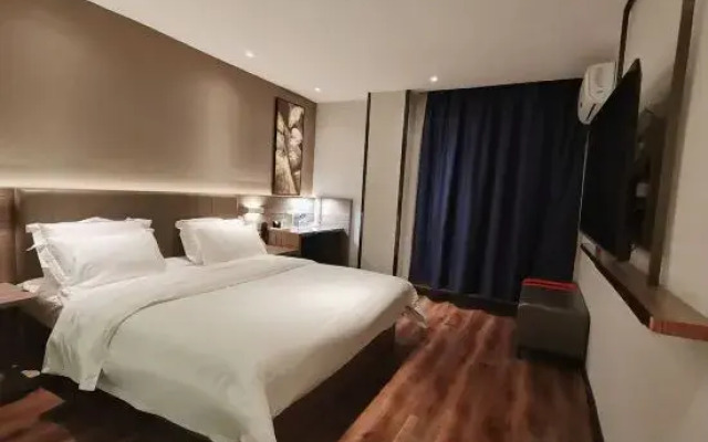 7 Days Premium Hotel (Xixian Government Road Store)