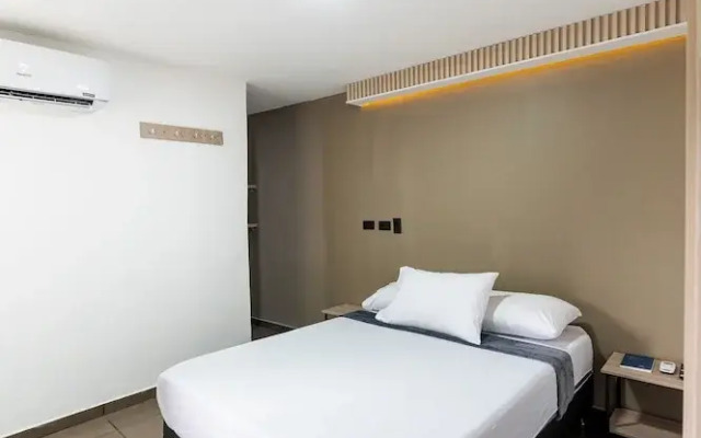 Hotel Lax