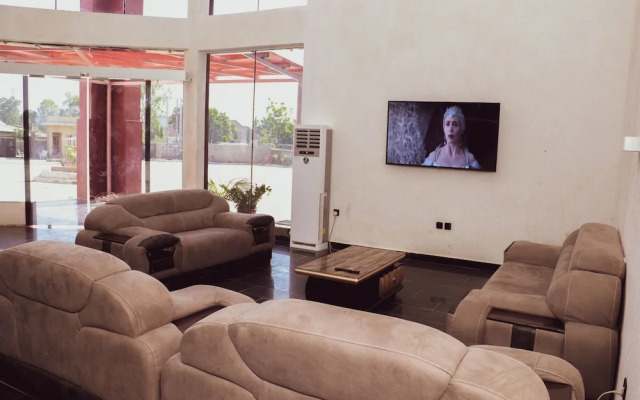King Daken Diplomatic Suites