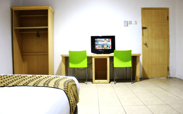 Holiday Hotel – Guest Rooms – Pekanbaru