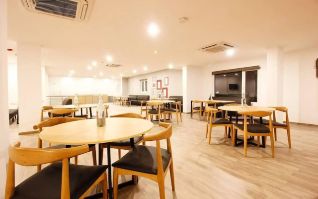 Rajdhani Residency by OYO Rooms