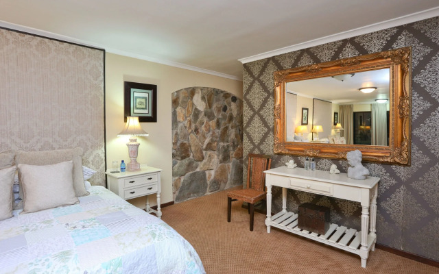 Shangri-La Manor - Adults Only