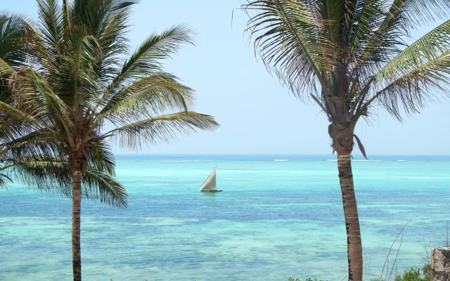 Zanbluu Beach Hotel
