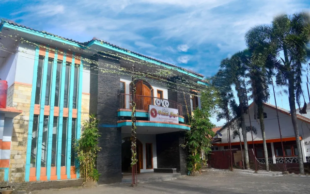 OYO 1240 Hotel Pantai Jaya