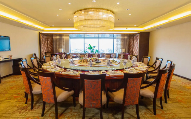 Cenbest Jinling Grand Hotel