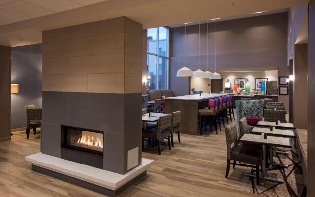 Hampton Inn & Suites Seattle/Redmond