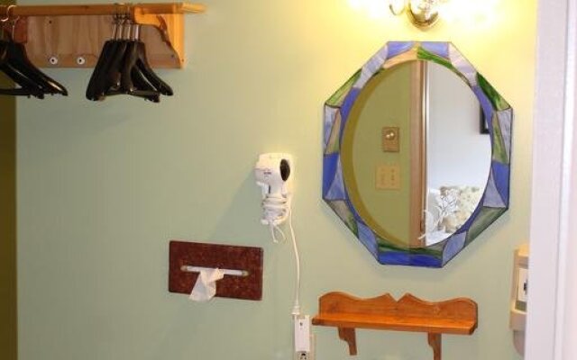 Columbia Valley B & B