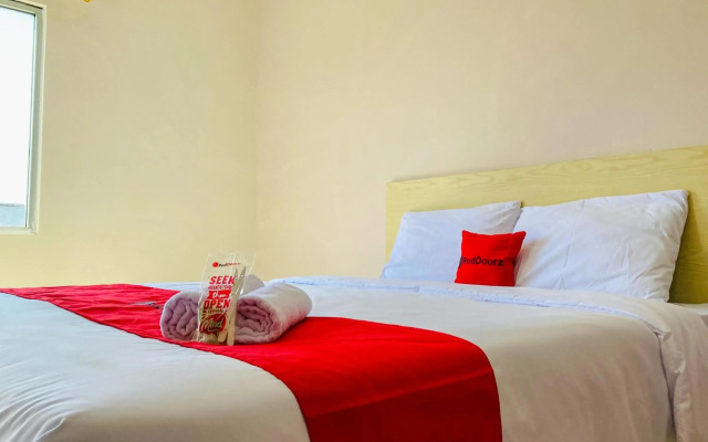 RedDoorz Plus near Lippo Plaza Yogyakarta