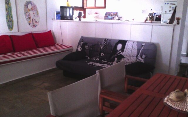 Agrelia House