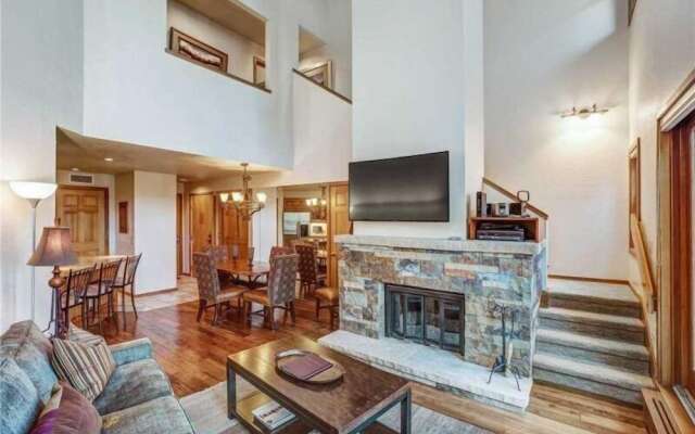 Ski in, Ski out, 2 Bedroom Luxury Residence in Snowmass Village
