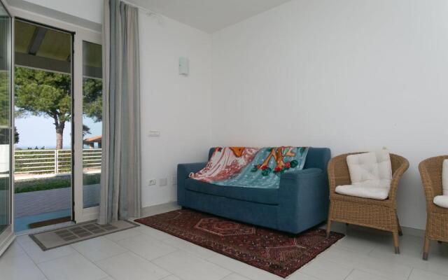 M58 - Marcelli, nuova villetta con giardino