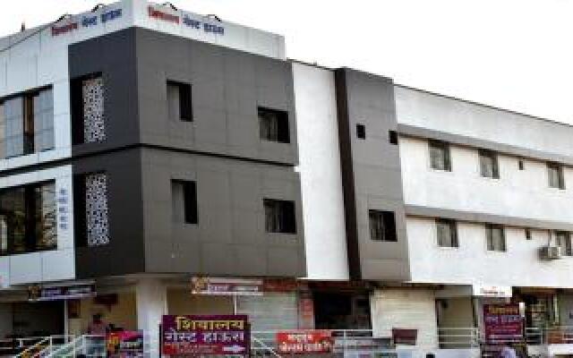 Hotel Shivalay Shegaon